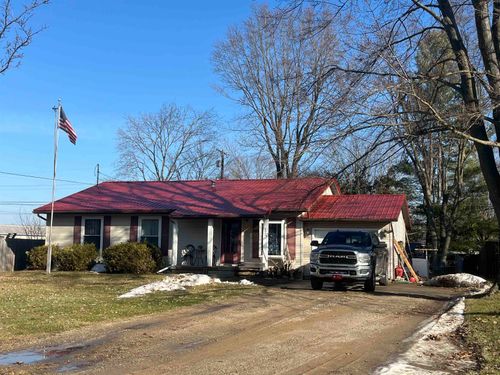 8049 S Federal Rd, Shepherd, MI, 48883-8052 | Card Image