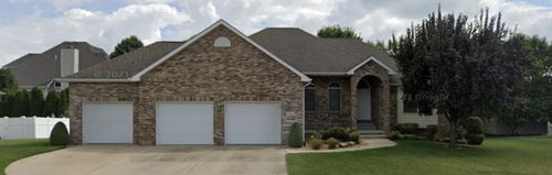 2802 Buckingham Dr, Valparaiso, IN, 46385-7118 | Card Image