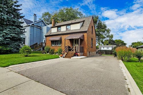 6 Robert St, York, ON, M9N2J5 | Card Image