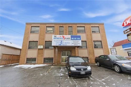 102-838 Fennell Ave E, Hamilton, ON, L8V1V6 | Card Image