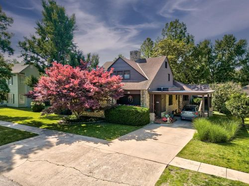 811 E 10th Ave, Winfield, KS, 67156-3708 | Card Image