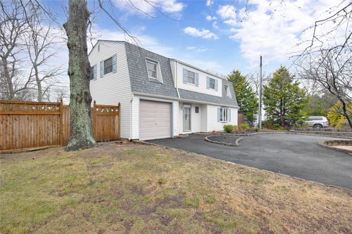 62 King Ave, Selden, NY, 11784-2342 | Card Image