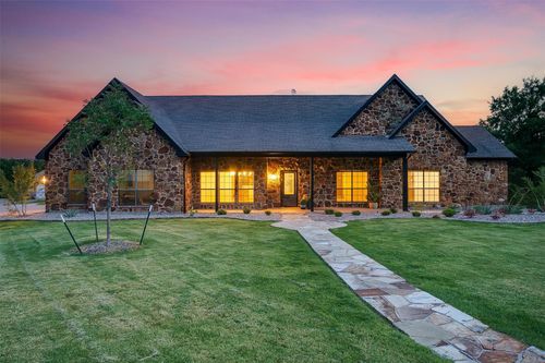 657 Silver Spur Dr, Weatherford, TX, 76087-6484 | Card Image