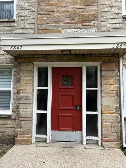 204-8847 La Crosse Ave, Skokie, IL, 60077-2295 | Card Image