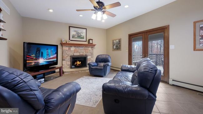 35 Declaration Dr, House other with 4 bedrooms, 3 bathrooms and null parking in NEWTOWN PA | Image 9