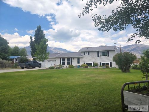 111 Hickock St, Mackay, ID, 83251-7707 | Card Image