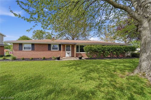 3295 Easton St Ne, Canton, OH, 44721-3515 | Card Image