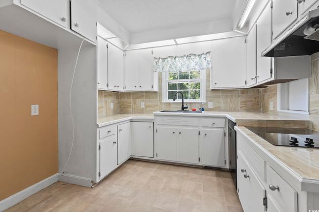 1043 S Main St, House other with 4 bedrooms, 3 bathrooms and 4 parking in Aynor SC | Image 10