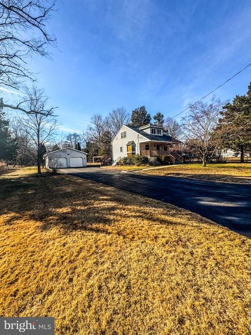 353 Gardens Ave, Atco, NJ, 08004-1504 | Card Image