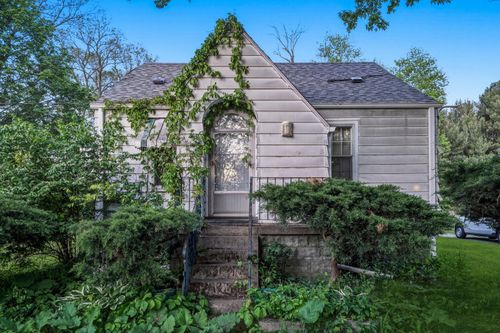 6275 Randolph St, Hobart, IN, 46342-6833 | Card Image