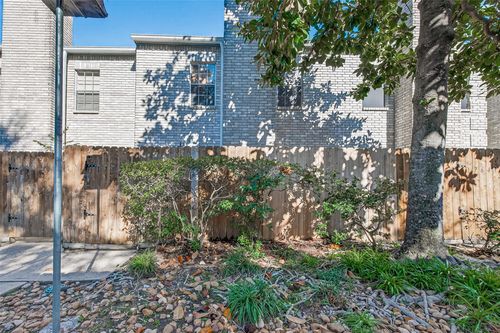 7645-17645 Red Oak Dr, Houston, TX, 77090-1249 | Card Image