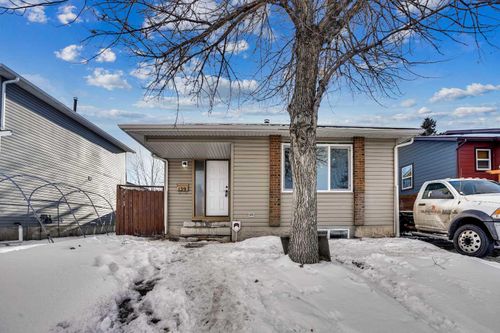 {{alt}} | Card Image