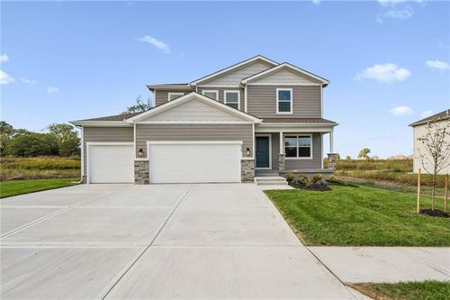 838 Red Ct, Belton, MO, 64012 | Card Image