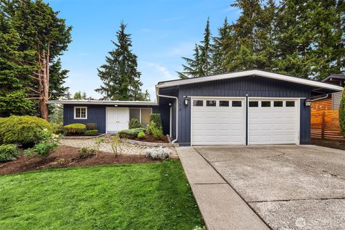 113 152nd Pl Se, Bellevue, WA, 98007-5230 | Card Image