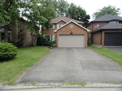 4214 Butternut Crt, House other with 4 bedrooms, 3 bathrooms and 5 parking in Mississauga ON | Image 2