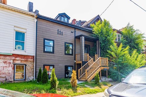 111 Wellington St S, Hamilton, ON, L8N2R3 | Card Image