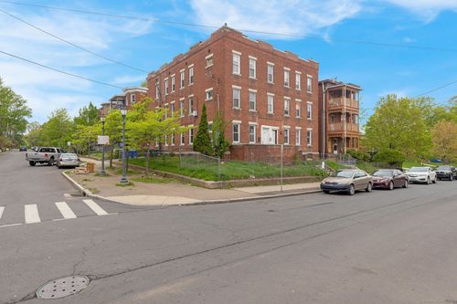 143 Putnam St, Hartford, CT, 06106-1328 | Card Image