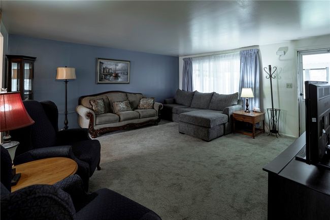 237 Connecticut Dr, House other with 3 bedrooms, 2 bathrooms and 1 parking in Lower Burrell PA | Image 8