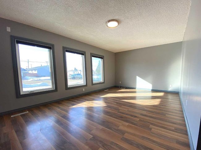 5620 50 Avenue S, House other with 6 bedrooms, 3 bathrooms and 2 parking in Killam AB | Image 8