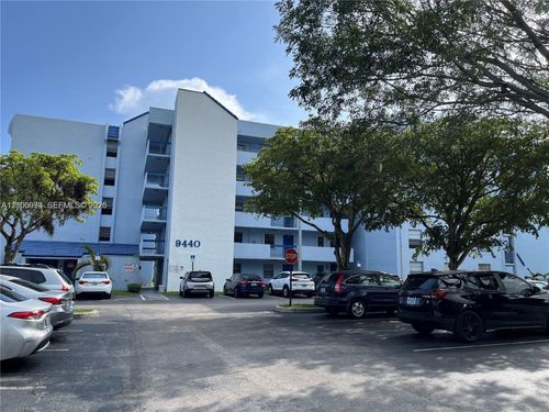 203-9440 Fontainebleau Blvd, Miami, FL, 33172-5553 | Card Image