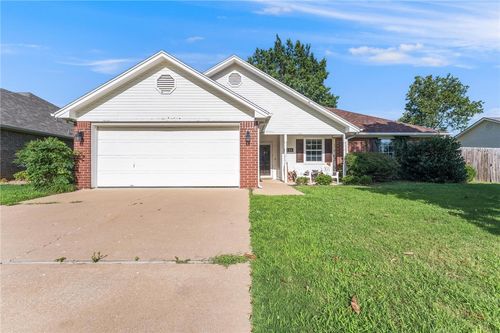 1105 N Oriole Ave, Rogers, AR, 72756-1988 | Card Image