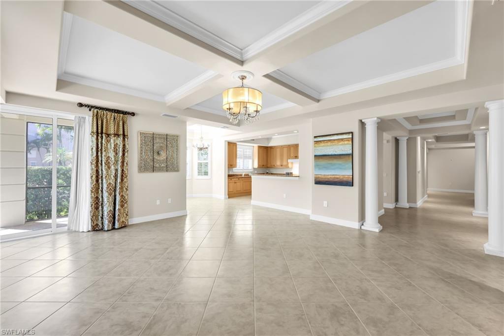 Residential in NAPLES 4