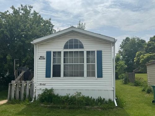 W211N11783 Hilltop Cir, Germantown, WI, 53022-2359 | Card Image