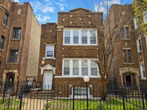 8047 S Vernon Ave, Chicago, IL, 60619-4298 | Card Image