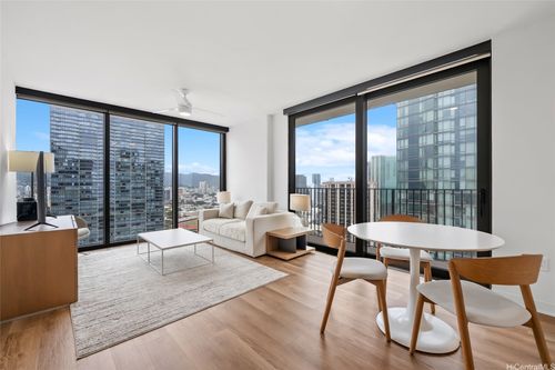 apt-2514-987 Queen St, Honolulu, HI, 96814-5296 | Card Image