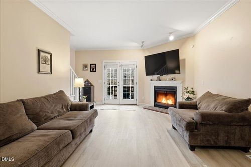 6152 Loch Laural Ln, Raleigh, NC, 27613-3008 | Card Image