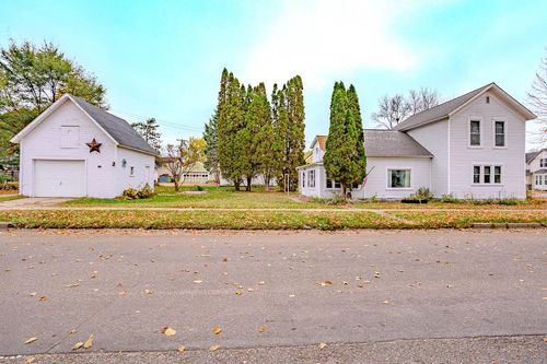 300 Cottage St, Merrill, WI, 54452-1842 | Card Image
