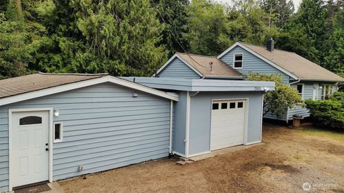 2001 30th St, Bellingham, WA, 98225-8205 | Card Image