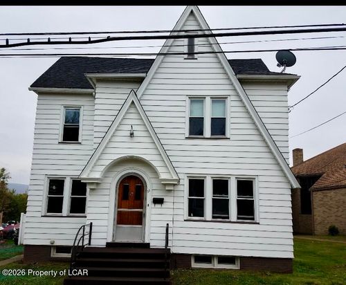 22 Martin St, Hudson, PA, 18705-3418 | Card Image