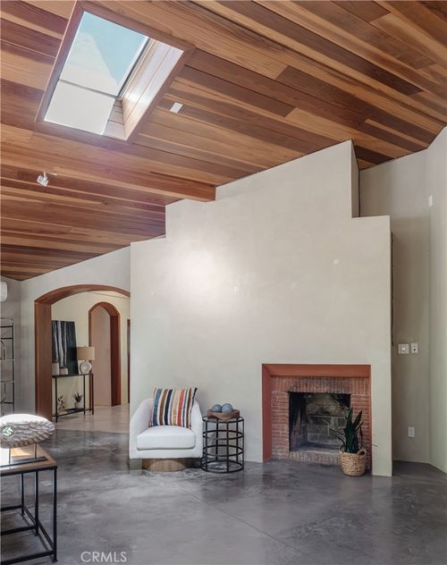 2 Chuckwagon Rd, Rolling Hills, CA, 90274-5277 | Card Image