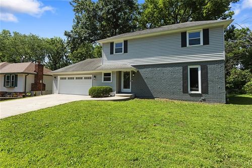 7421 Nw 76th Ter, Kansas City, MO, 64152-2218 | Card Image