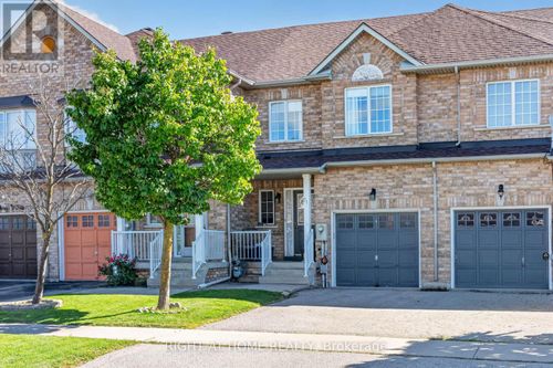 71 Pottery Place, Vaughan (East Woodbridge), ON, L4L9H2 | Card Image