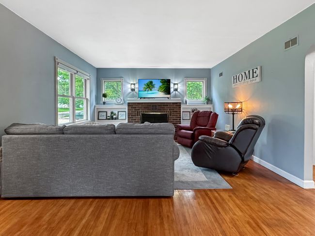 Living Room | Image 8