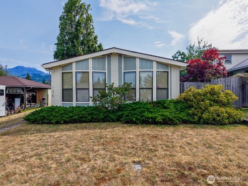 1030 W 14th St, Port Angeles, WA, 98363-7215 | Card Image