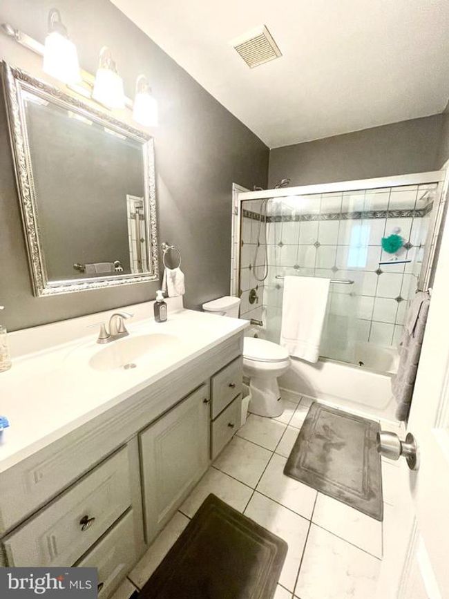 264 Fairfield Dr, House attached with 2 bedrooms, 3 bathrooms and null parking in WARRENTON VA | Image 7