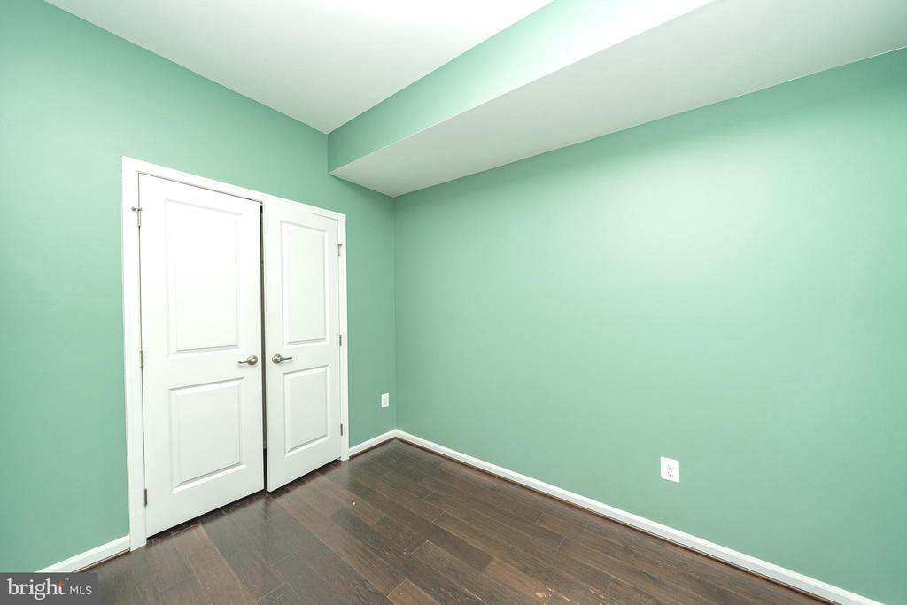Residential in GLEN BURNIE 3
