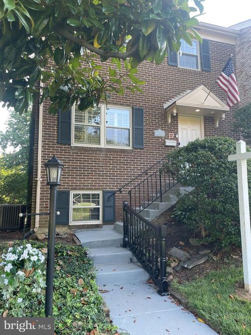 8178 Electric Ave, VIENNA, VA, 22182-5223 | Card Image