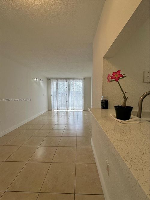 apt-504-8145 Nw 7th St, Miami, FL, 33126-8004 | Card Image