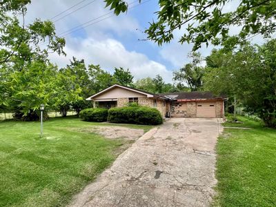 6523 Fm 2611 Rd, House other with 3 bedrooms, 2 bathrooms and null parking in Brazoria TX | Image 2