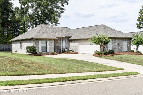 127 Woodburn Way, Pearl, MS, 39208-8636 | Card Image