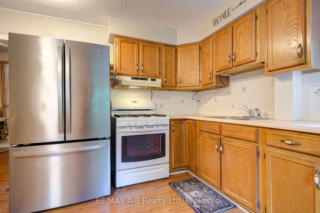239 Nile St, House other with 4 bedrooms, 2 bathrooms and 8 parking in Stratford ON | Image 20