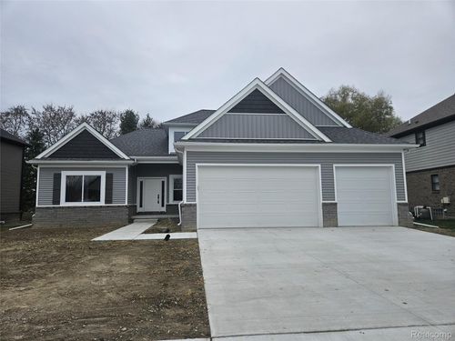49287 London Bridge Dr, Macomb, MI, 48044-5657 | Card Image
