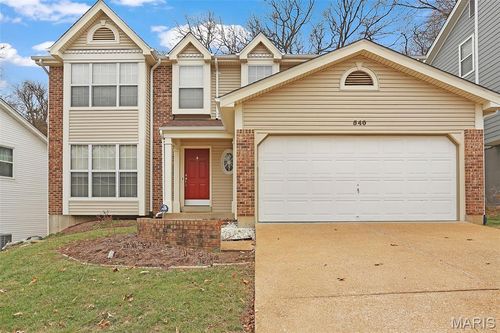 540 Woodlyn Xing, Ballwin, MO, 63021-7465 | Card Image