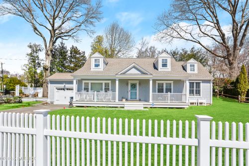 8 Perry Pl, Riverside, CT, 06878-1224 | Card Image
