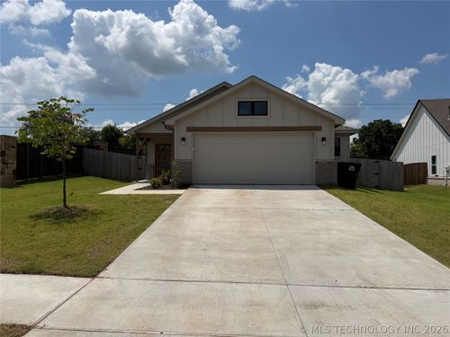 1640 E 140th Pl, Glenpool, OK, 74033-3117 | Card Image