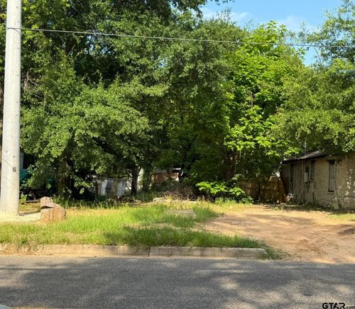 1513 N Palace Ave, Tyler, TX, 75702-4249 | Card Image